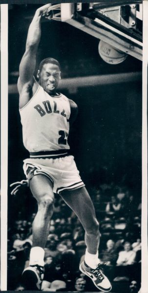 1985 Michael Jordan Chicago Bulls "Chicago Sun-Times" Original Type 1 5 3/4" x 11" Photo (Sun Times Hologram/MEARS Type 1 Photo LOA)