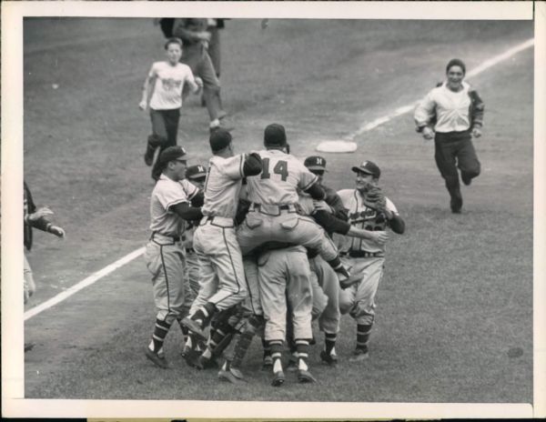 1957 Milwaukee Braves New York Yankees World Series "The Sporting News Collection Archives" Original Type 1 Photos (Sporting News Collection Hologram/MEARS Type 1 Photo LOA) - Lot of 28