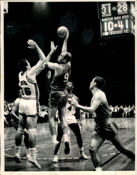 1964 Bob Pettit St. Louis Hawks "The Sporting News Collection Archives" Original Type 1 7" x 9" Photo (Sporting News Collection Hologram/MEARS Type 1 Photo LOA)