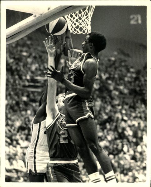 1975-76 David Thompson Denver Nuggets "SPORT Magazine Collection Archives" Original Photo (MEARS Photo LOA)