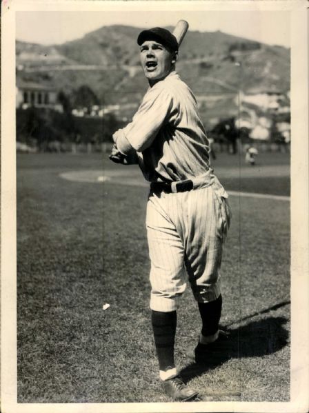 1933 Johnny Moore Cincinnati Reds "The Sporting News Collection Archives" Original 6" x 8" Photo (Sporting News Collection Hologram/MEARS Photo LOA)