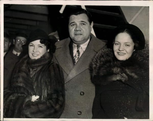 1935 Babe Ruth and Family New York Yankees "The Sporting News Collection Archives" Original 7" x 9" Photo (Sporting News Collection Hologram/MEARS Photo LOA)