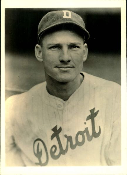 1931-37 circa Gee Walker Detroit Tigers "The Sporting News Collection Archives" Modern 5" x 7" Photo (Sporting News Collection Hologram/MEARS Photo LOA)