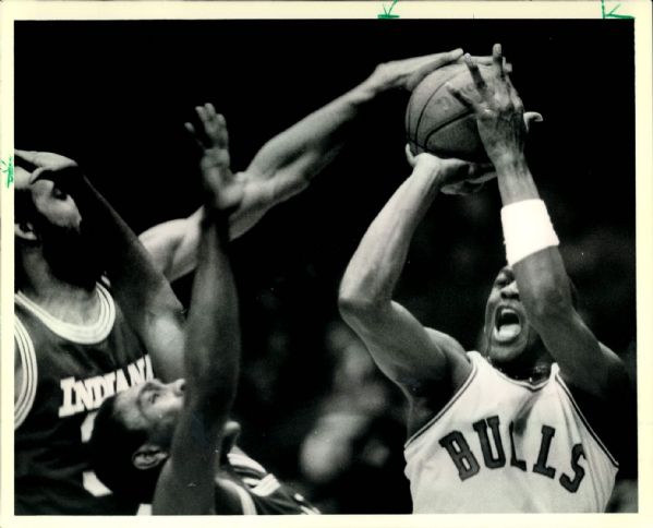1985 Michael Jordan Chicago Bulls Rookie Season "Chicago Sun-Times" Original Type 1 8" x 10" Photo (Sun Times Hologram/MEARS Type 1 Photo LOA)