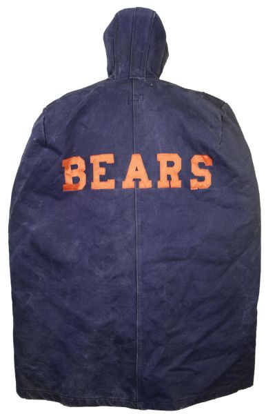 1940s Chicago Bears #28 Sideline Cape (MEARS Auction LOA) 