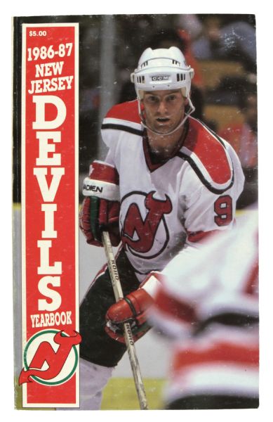 1986-87 New Jersey Devils Team Signed Media Guide w/ 27 Sigs. Incl. Doug Carpenter Aaron Broten Alain Chevrrier - JSA 