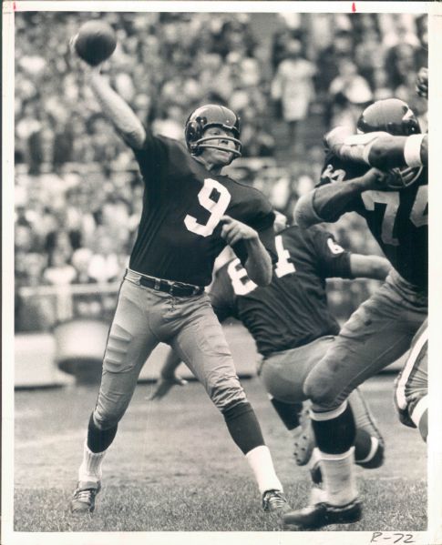 1968 Sonny Jurgensen Washington Redskins "TSN Collection Archives" Original 8" x 10" Photo (Sporting News Collection Hologram/MEARS Photo LOA)