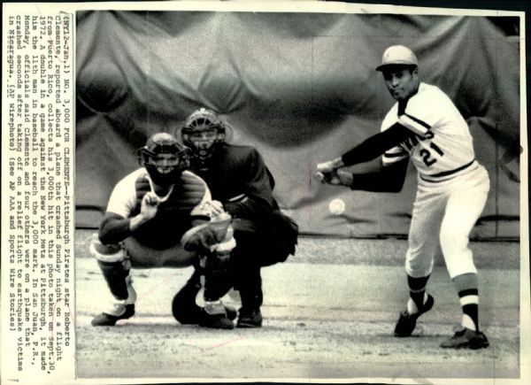 1973 Roberto Clemente 3000th Hit Pittsburgh Pirates "Boston Herald Collection Archives" Original 7" x 10" Photo (BH Hologram/MEARS LOA)