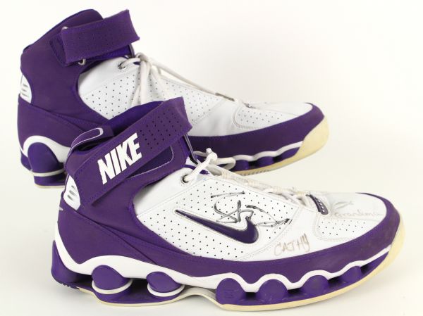 2005-06 Lamar Odom Los Angeles Lakers Signed Game Worn Nike Shoes (MEARS LOA)