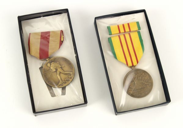 1969 Contract US Vietnam War Service Medal with Box & Ribbon and 1984 USMC Expeditionary Medal In Box