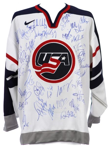 1998 USA Olympic Hockey Team Multi Signed Jersey w/ 35 Signatures Including Brett Hull, Chris Chelios & More (JSA)