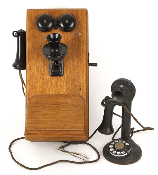 1920-1940s circa Antique Telephone