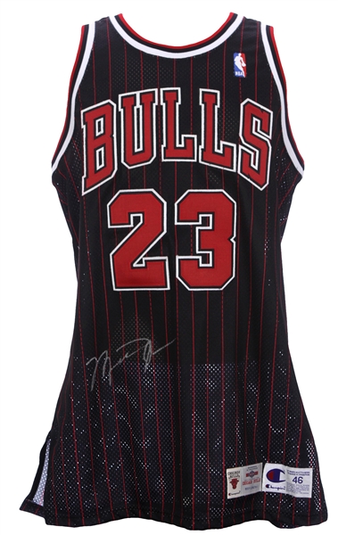 1995-1996 Michael Jordan Chicago Bulls Alternate Jersey (MEARS A5)