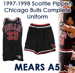 1997-1998 Scottie Pippen Chicago Bulls Black Alternate Jersey & Trunks (MEARS A5)