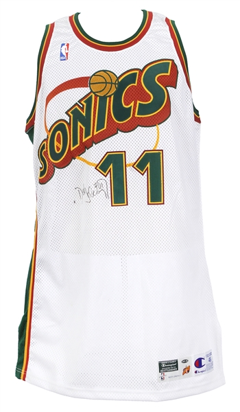 1997-98 Detlef Schrempf Seattle Supersonics Signed Game Worn Home Jersey (MEARS LOA/JSA)