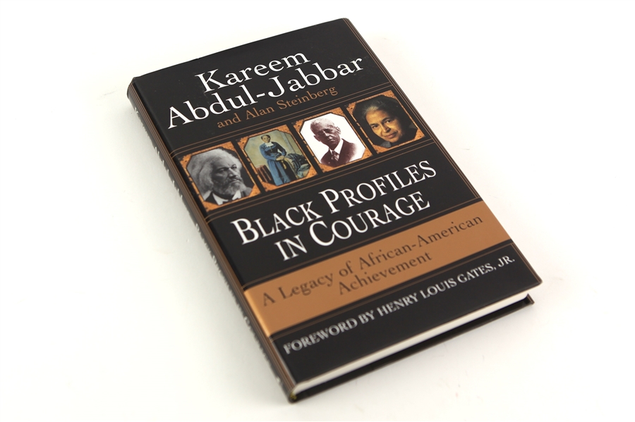 1996 Kareem Abdul Jabbar Los Angeles Lakers Signed Black Profiles In Courage Hardcover Book (JSA)