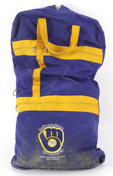 1983-89 Robin Yount Milwaukee Brewers Travel Bag (MEARS LOA)