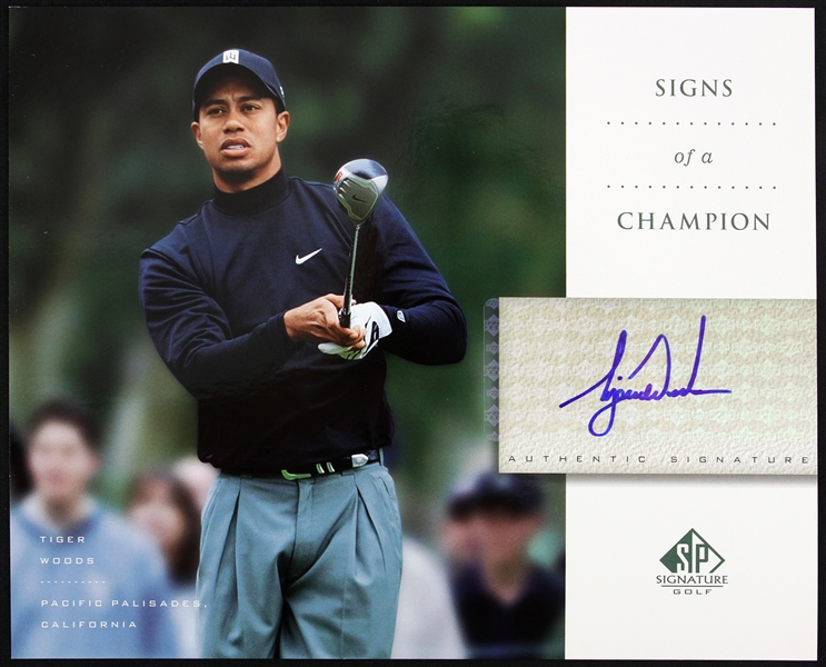 2004 Tiger Woods 14 Time Major Champion Golfer Signed 8" x 10" Signature Golf Photo (Upper Deck)