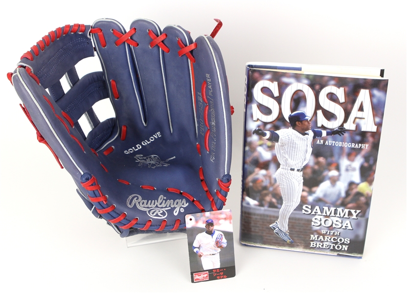2000 Sammy Sosa Chicago Cubs Professional Model Glove & Book