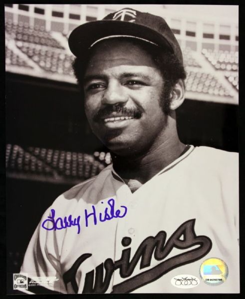 1973-77 Larry Hisle Minnesota Twins Signed 8 x 10 B/W Photo JSA Hologram
