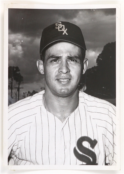1962 Luis Aparicio Chicago White Sox Original 5"x 7" Photo