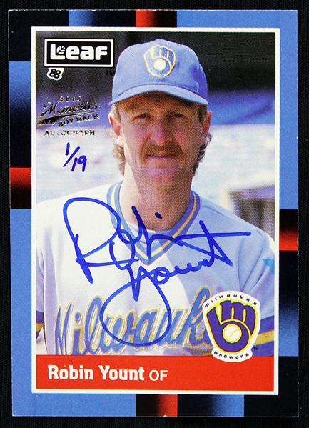 1988 Robin Yount Milwaukee Brewers Signed Leaf Trading Card (JSA)