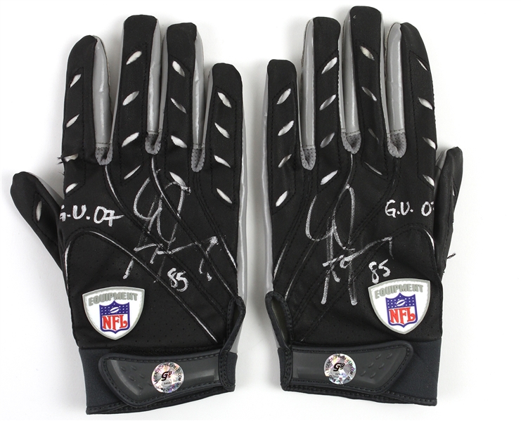 2007 Greg Jennings Green Bay Packers Game Worn Signed Gloves (MEARS LOA/JSA)