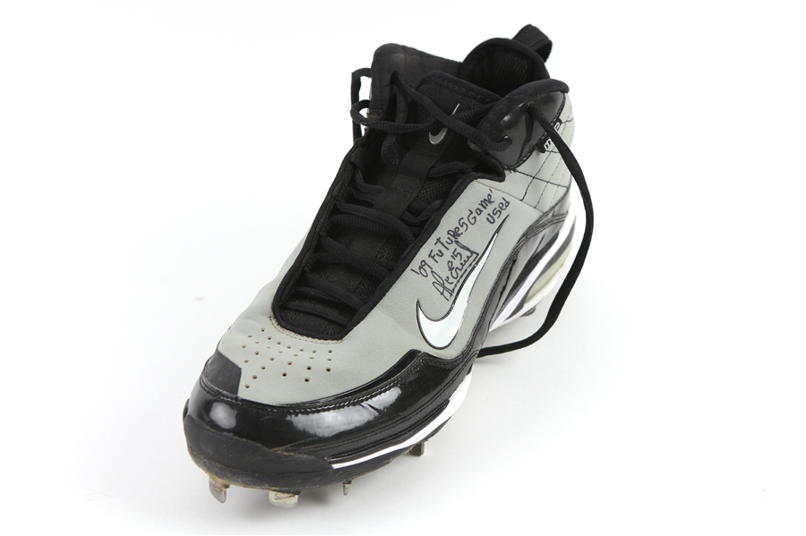 2009 Alcides Escobar Milwaukee Brewers Signed Nike Futures Game Cleat (MEARS LOA/JSA/MLB Hologram)