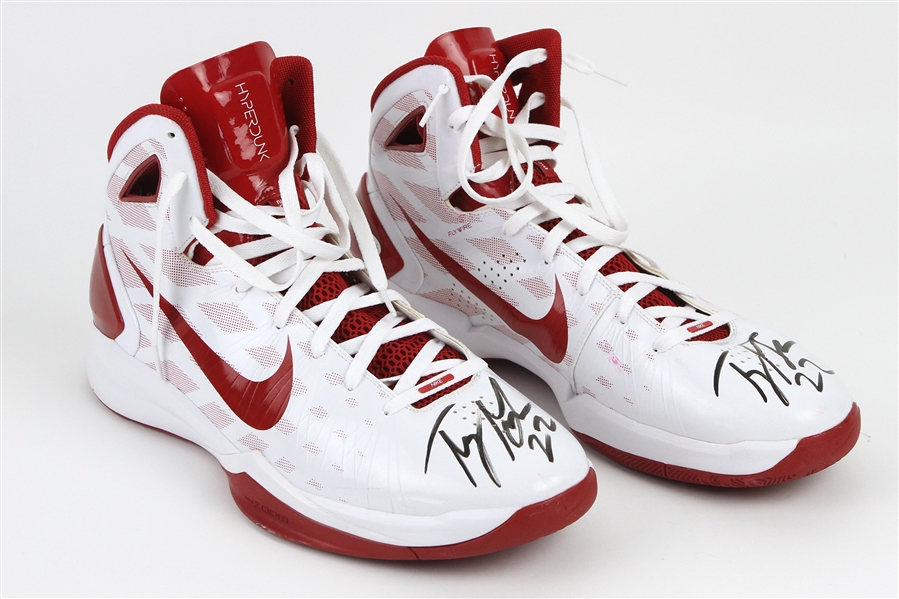 2010-11 Taj Gibson Chicago Bulls Signed Nike Game Worn Sneakers (MEARS LOA/*JSA*)