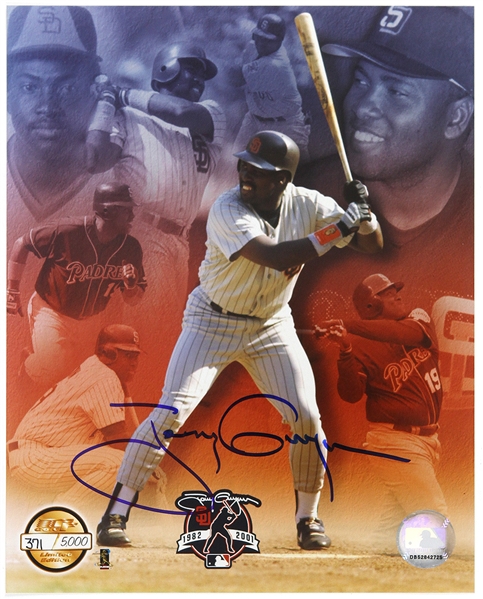 2001 Tony Gwynn San Diego Padres Signed 8" x 10" Photo (JSA) 371/5000