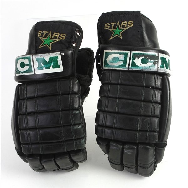 1989-1992 Mark Tonordi Dallas Stars Game Worn CCM Gloves (MEARS LOA)