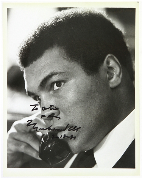 1989 Muhammad Ali World Heavyweight Champion Signed 8" x 10" Photo (Beckett LOA)