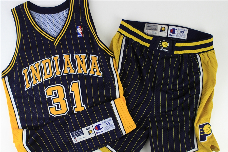 1997-98 Reggie Miller Indiana Pacers Signed Road Uniform (MEARS A10/JSA)