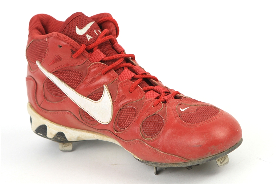 1999 Rafael Palmeiro Texas Rangers Signed Nike Game Worn Cleat (MEARS LOA/JSA)