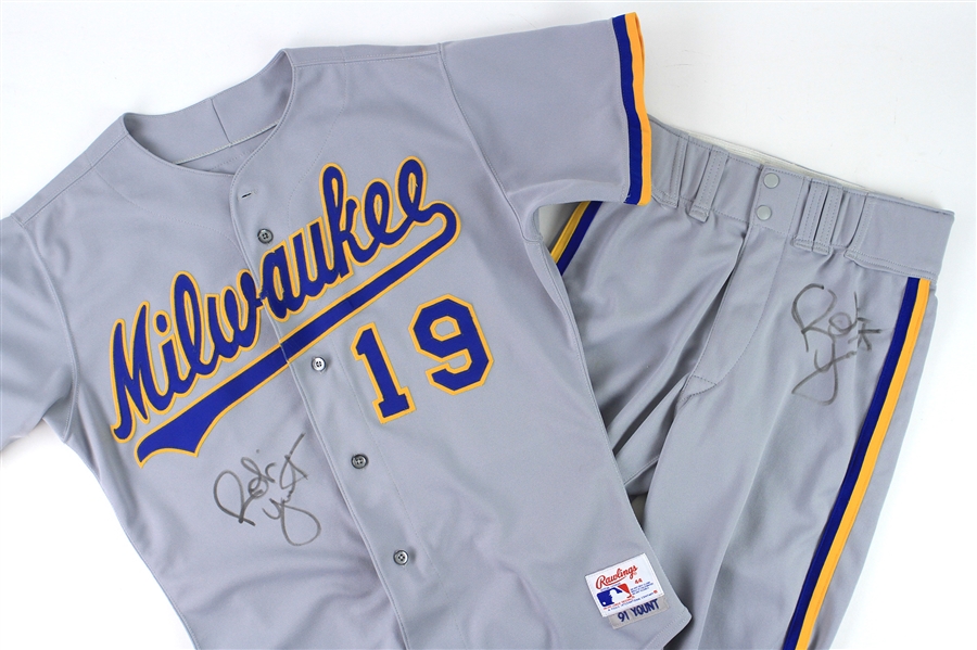 1991 Robin Yount Milwaukee Brewers Signed Game Worn Road Uniform (MEARS A10/JSA)