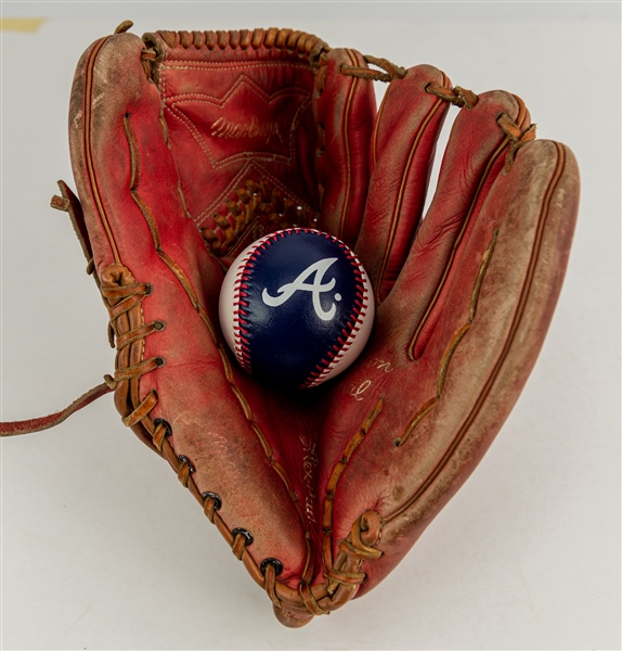 1970s-90s Hank Aaron Atlanta Braves Store Model MacGregor Mitt & Signed Baseball 