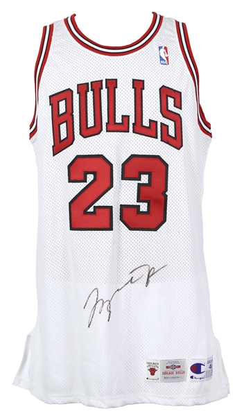 1995-96 Michael Jordan Chicago Bulls Signed Pro Cut Home Jersey (MEARS A5/JSA)