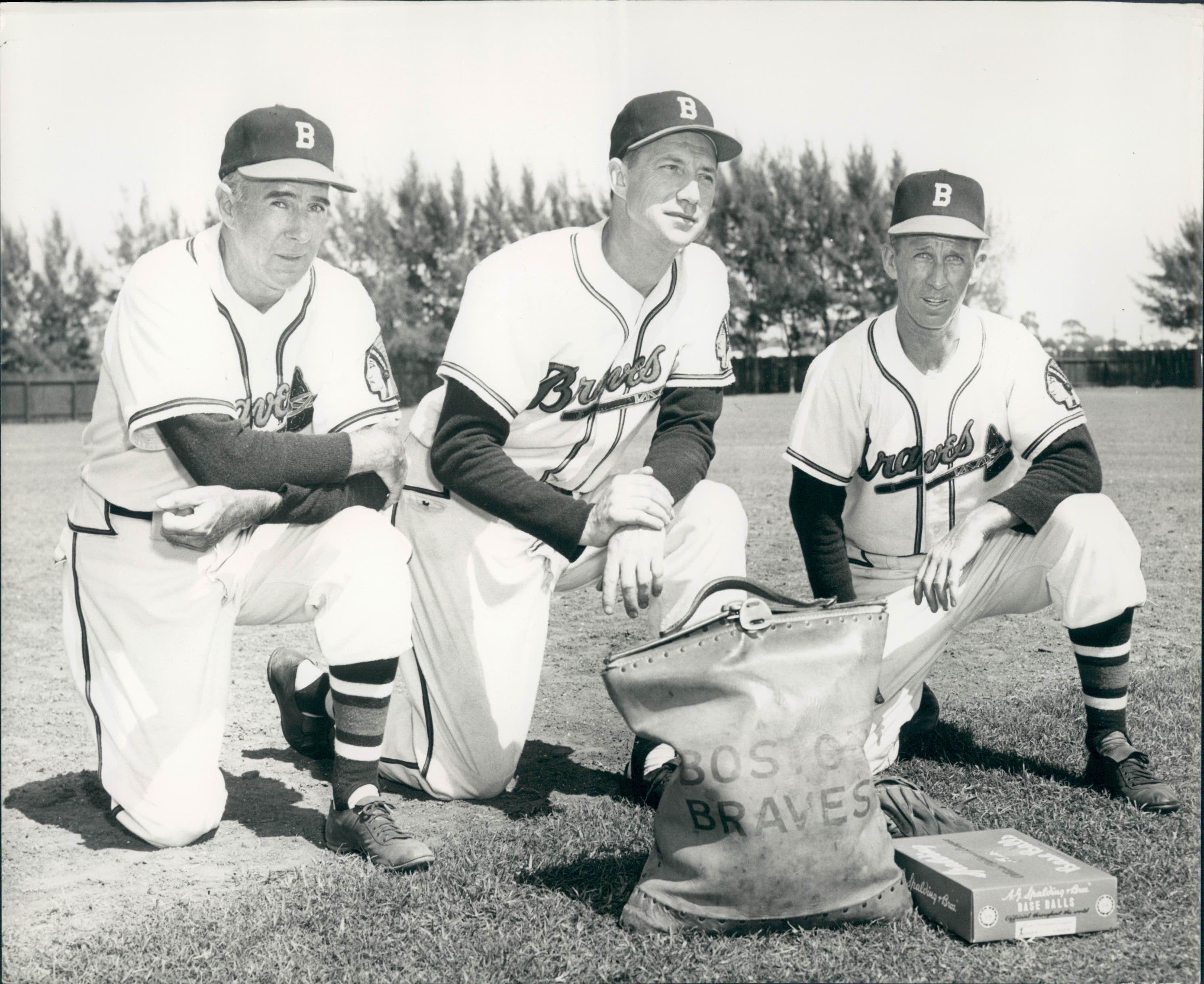 Lot Detail - 1958 County Stadium Milwaukee Braves The Sporting News  Collection Archives Original Type 1 Photo (Sporting News Collection  Hologram/MEARS Type 1 Photo LOA) - Lot of 2