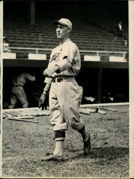 1926-28 circa Bill Sherdel St. Louis Cardinals "The Sporting News Collection Archives" Original Type 1 6" x 8" Photo (Sporting News Collection Hologram/MEARS Type 1 Photo LOA)