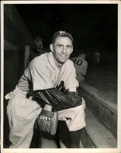 1943-46 Johnny Niggeling Washington Senators "The Sporting News Collection Archives" Original Type 1 Photo (Sporting News Collection Hologram/MEARS Type 1 Photo LOA)