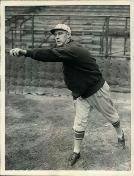 1928 Bill Sherdel St. Louis Cardinals "The Sporting News Collection Archives" Original Type 1 Photo (Sporting News Collection Hologram/MEARS Type 1 Phot LOA)