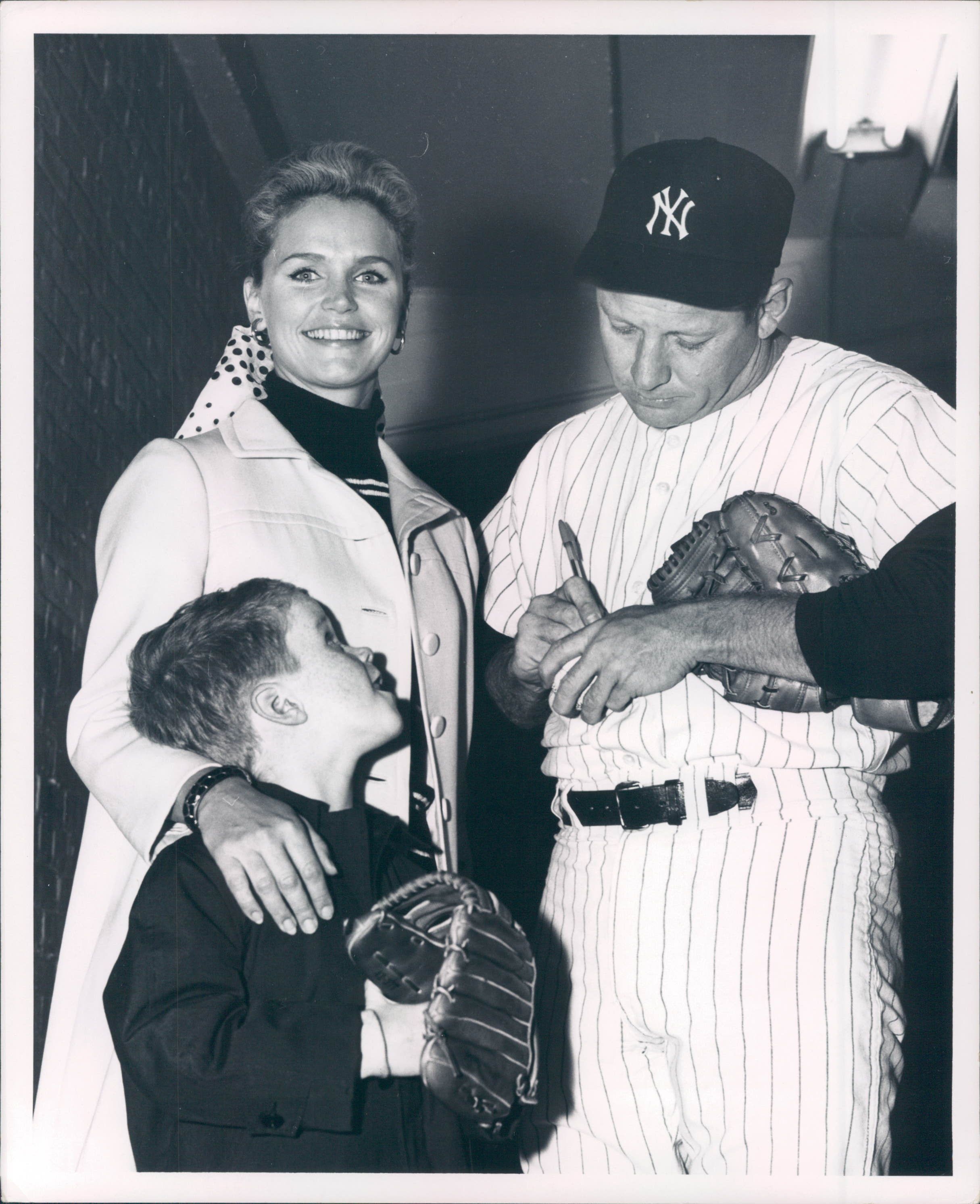 Lot Detail - 1955 Mickey Mantle and Family The Sporting News Collection  Archives Original Photo (Sporting News Collection Hologram/MEARS Photo LOA)