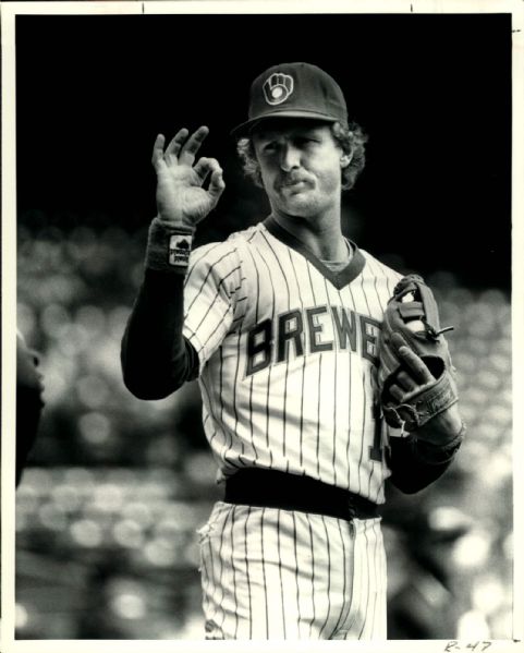 1984 Robin Yount Milwaukee Brewers "The Sporting News Collection Archives" Original Type 1 8" x 10" Photo (Sporting News Collection Hologram/MEARS Type 1 Photo LOA)