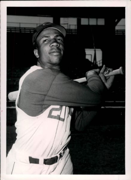 1957 Frank Robinson Cincinnati Reds "The Sporting News Collection Archives" Original Type 1 5" x 7" Photo (Sporting News Collection Hologram/MEARS Type 1 Photo LOA)