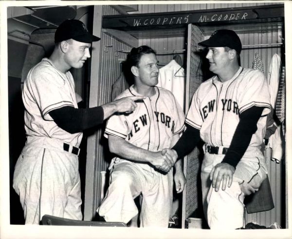 1947 Mel Ott New York Giants "The Sporting News Collection Archives" Original 8" x 10" Photo (Sporting News Collection Hologram/MEARS Photo LOA)