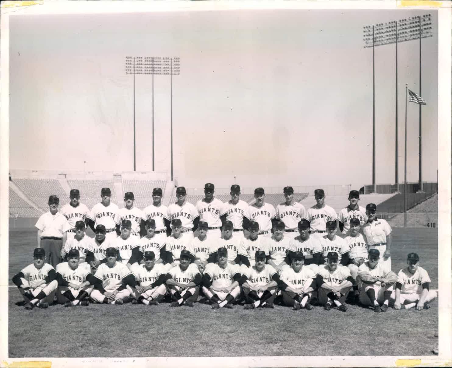 Sold at Auction: 1961 Willie McCovey San Francisco Giants