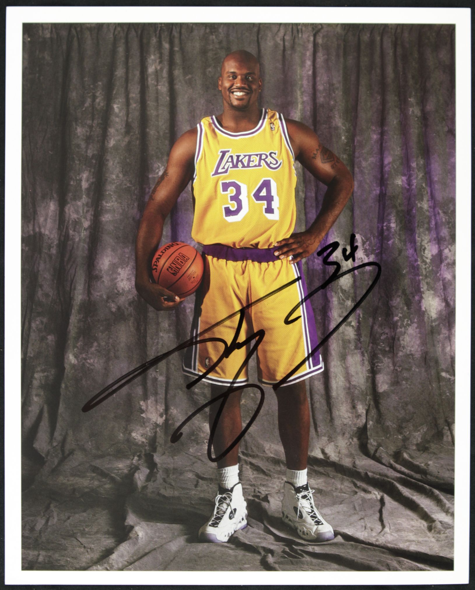 Lot Detail - 1990s Shaquille O'Neal Los Angeles Lakers Signed 8" X 10 ...