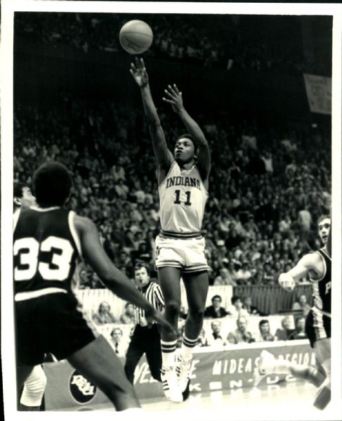 1980 circa Isiah Thomas Indiana Hoosiers "The Sporting News Collection Archives" Original 8" x 10" Photo (Sporting News Collection Hologram/MEARS Photo LOA)