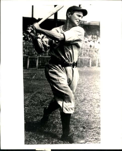 1941 Paul Waner Boston Braves "The Sporting News Collection Archives" Original 8" x 10" Photo (Sporting News Collection Hologram/MEARS Photo LOA)