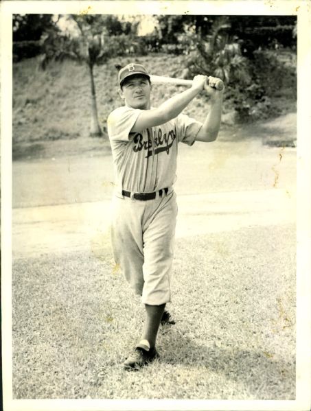 1942 Joe Medwick Brooklyn Dodgers "The Sporting News Collection Archives" Original 6.5" x 8.5" Photo (Sporting News Collection Hologram/MEARS Photo LOA)